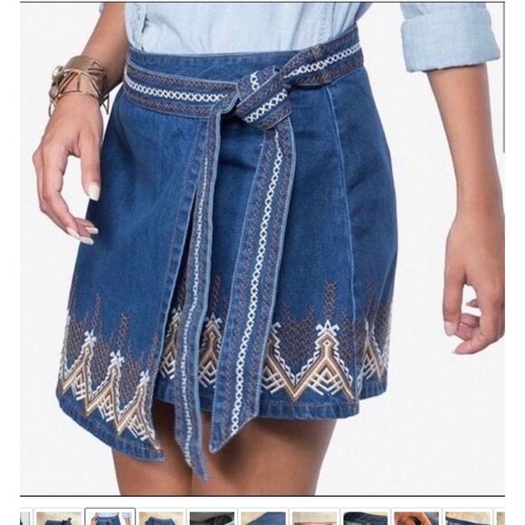 Free People Dream Away Embroidered Denim Wrap Mini Skirt Aztec Cotton Sz 8 - Picture 1 of 11